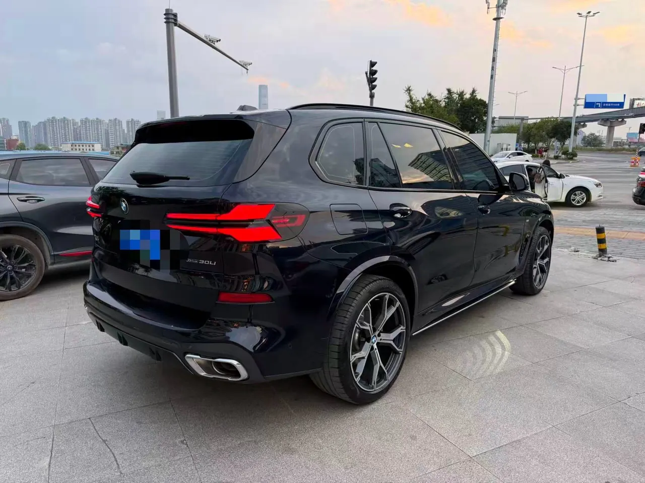 BMW 2025 X5 xDrive30Li 48V 2.0T exclusive m sports obsidian night suit automatic gear 5
