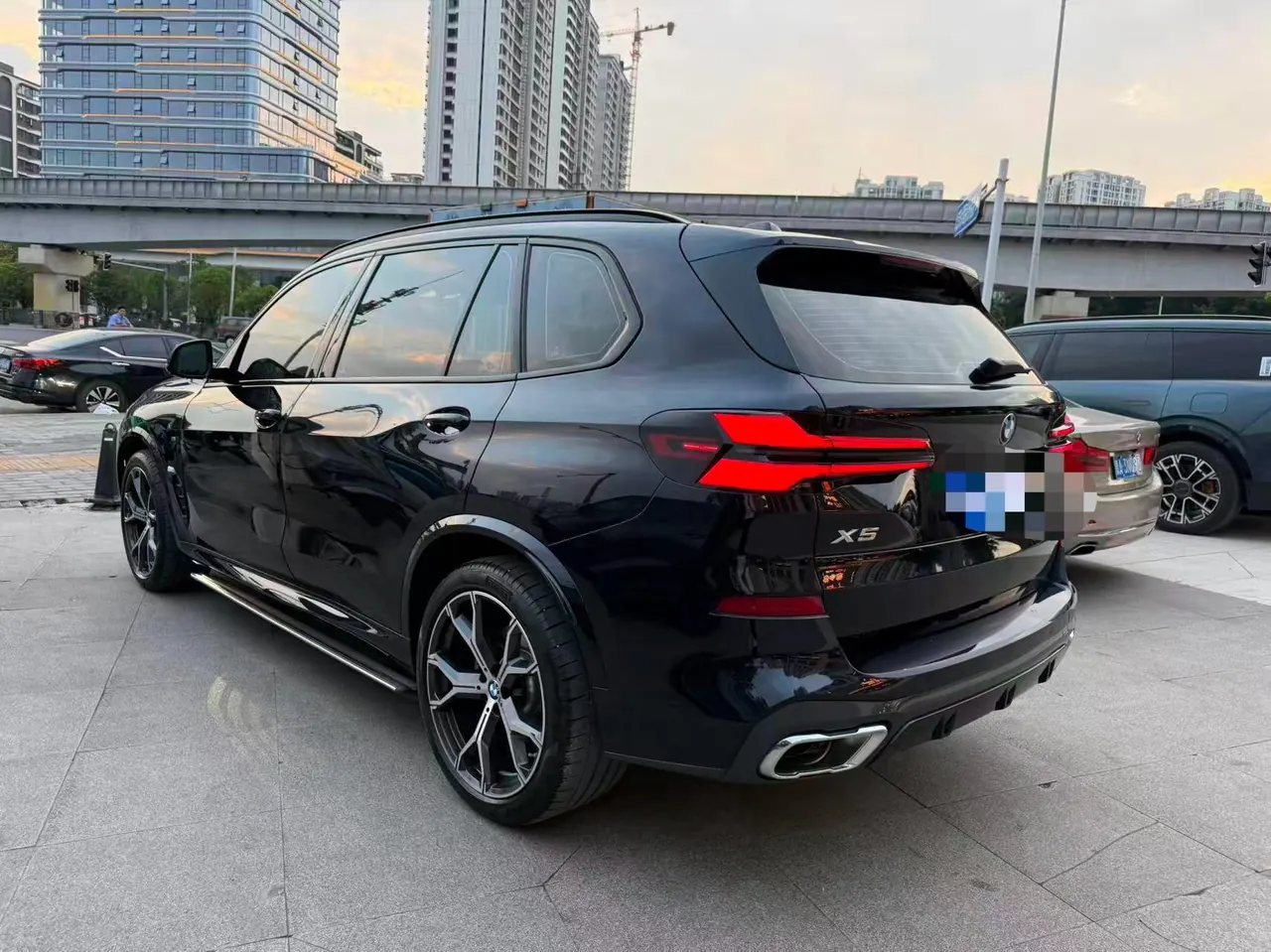 BMW 2025 X5 xDrive30Li 48V 2.0T exclusive m sports obsidian night suit automatic gear 6