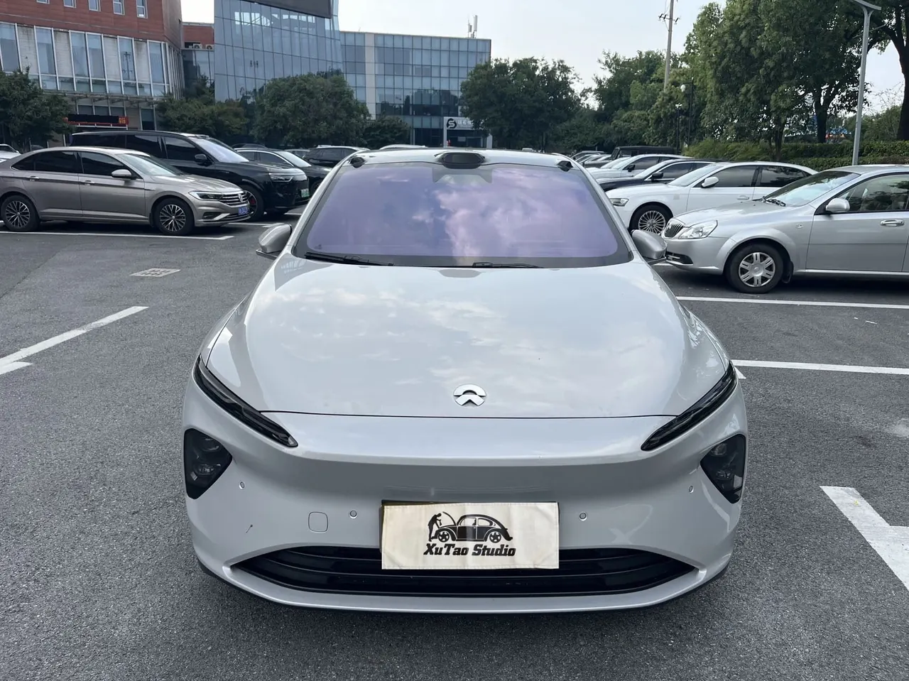 NIO 2022 ET5 75kWh automatic gear 2