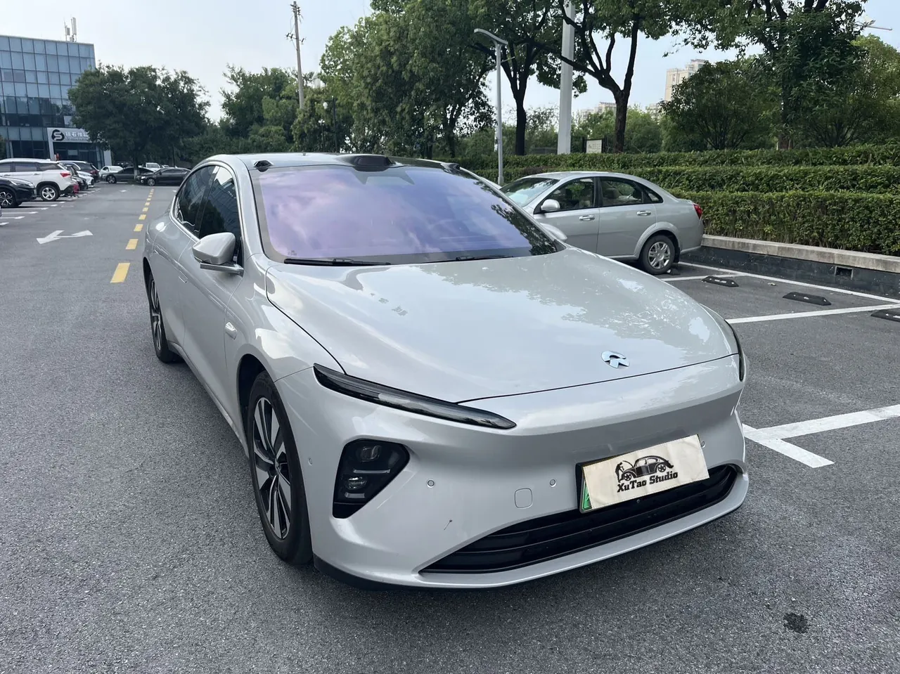 NIO 2022 ET5 75kWh automatic gear 3