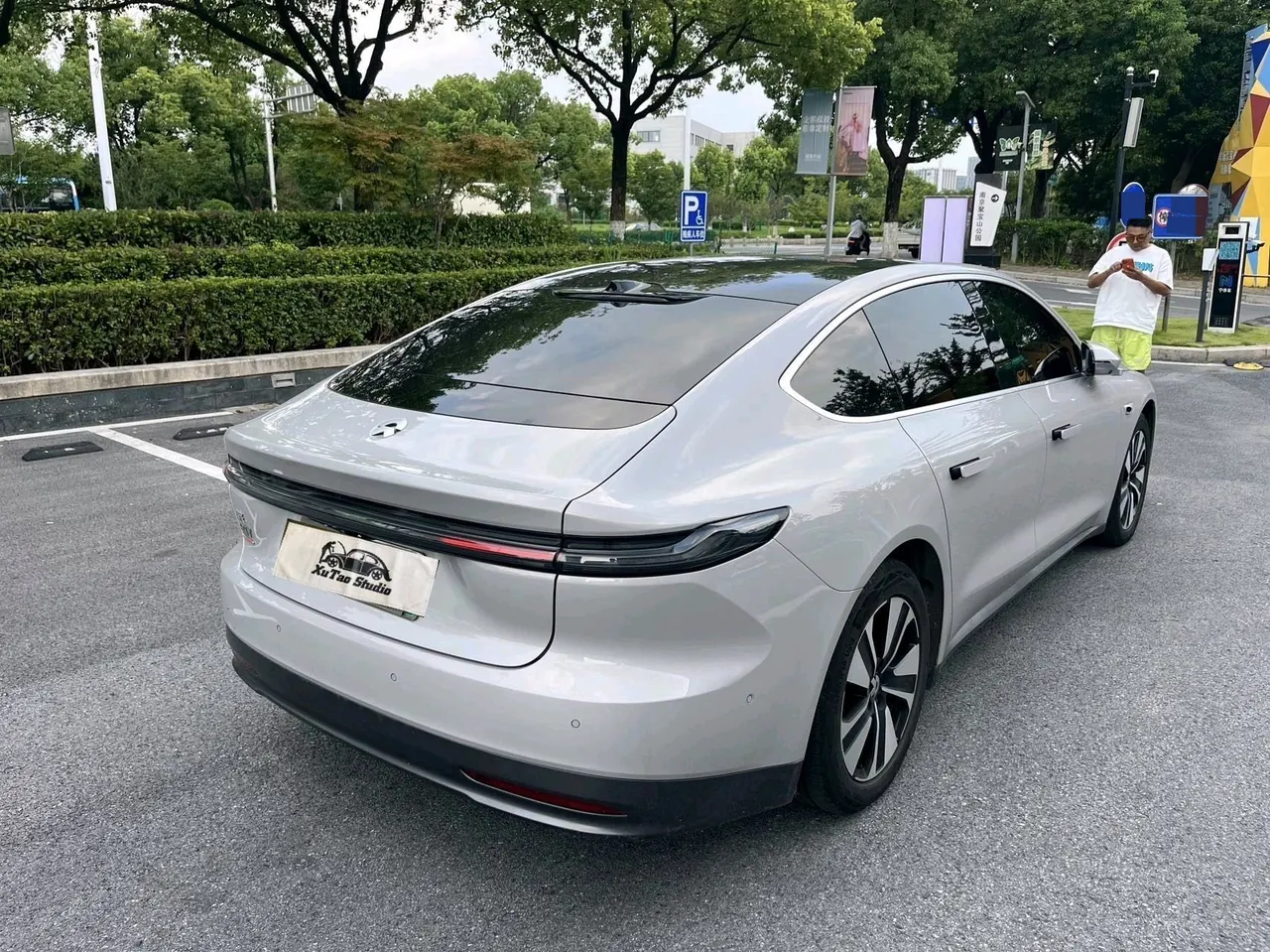 NIO 2022 ET5 75kWh automatic gear 4