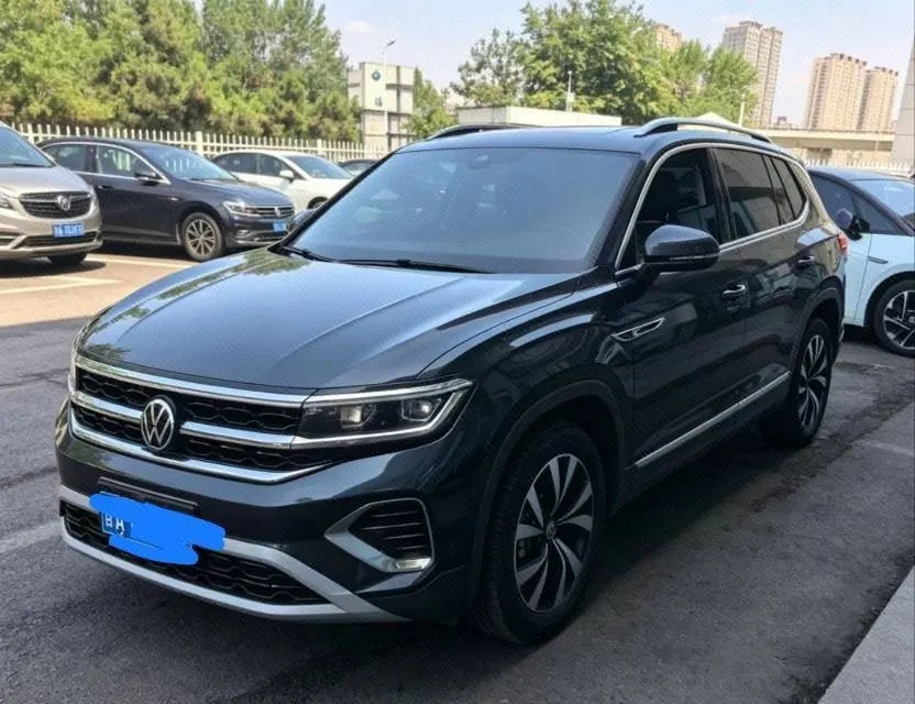 打开图片灯箱:Volkswagen 2021 models of 2.0TSI 380TSI four-wheel drive luxury version of Pro automatic gear