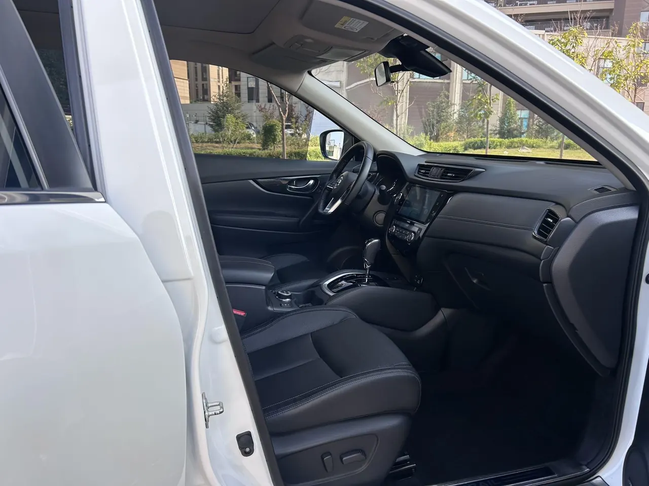 Nissan 2020 Qijun 2.5 stepless XL ITS four-wheel drive luxury pilot version automatic gear 13