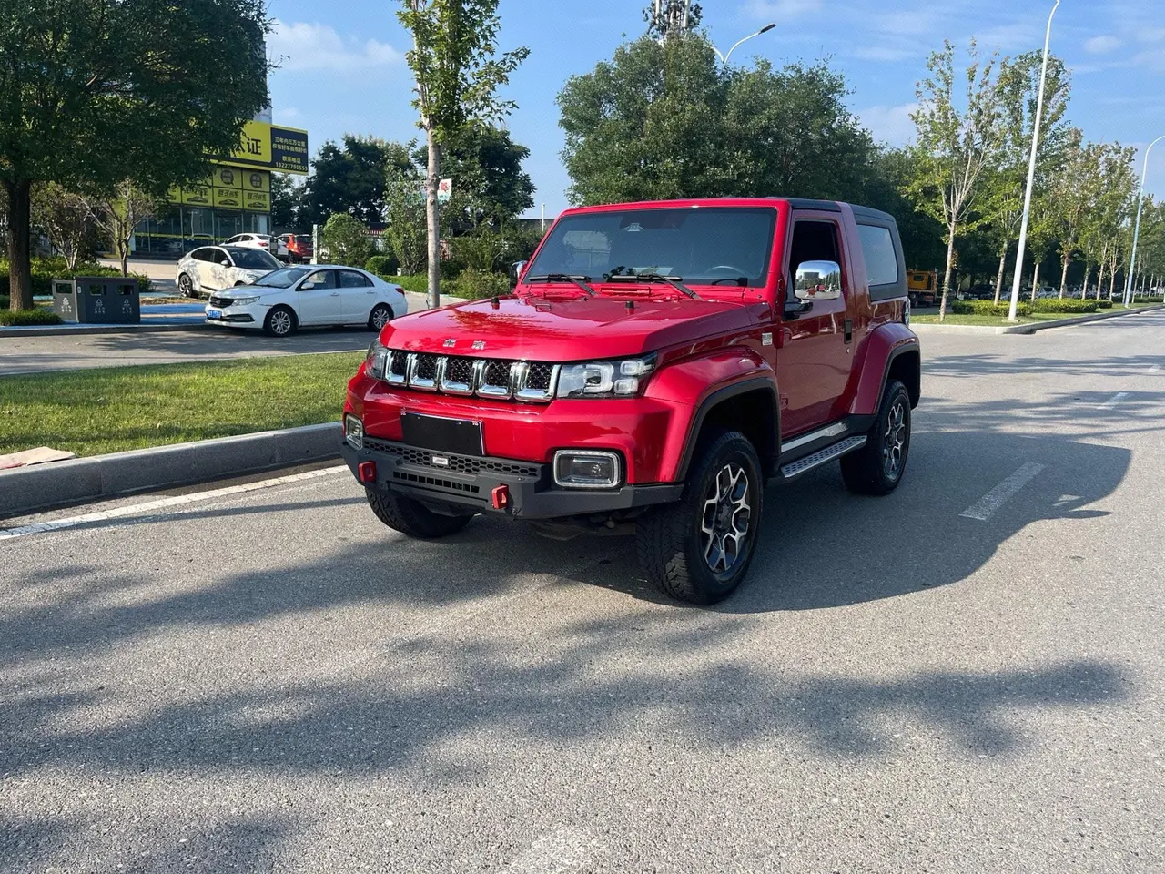 打开图片灯箱:Beijing 2020 BJ40 2.0T 4-wheel drive tribute version chivalrous automatic gear