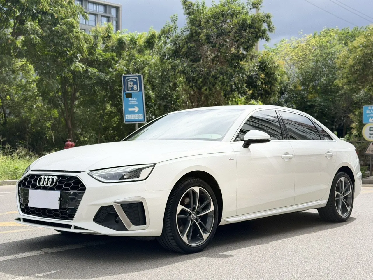 Open image lightbox: Audi 2020 A4L 2.0TFSI 40TFSI Fashion Dynamic Automatic