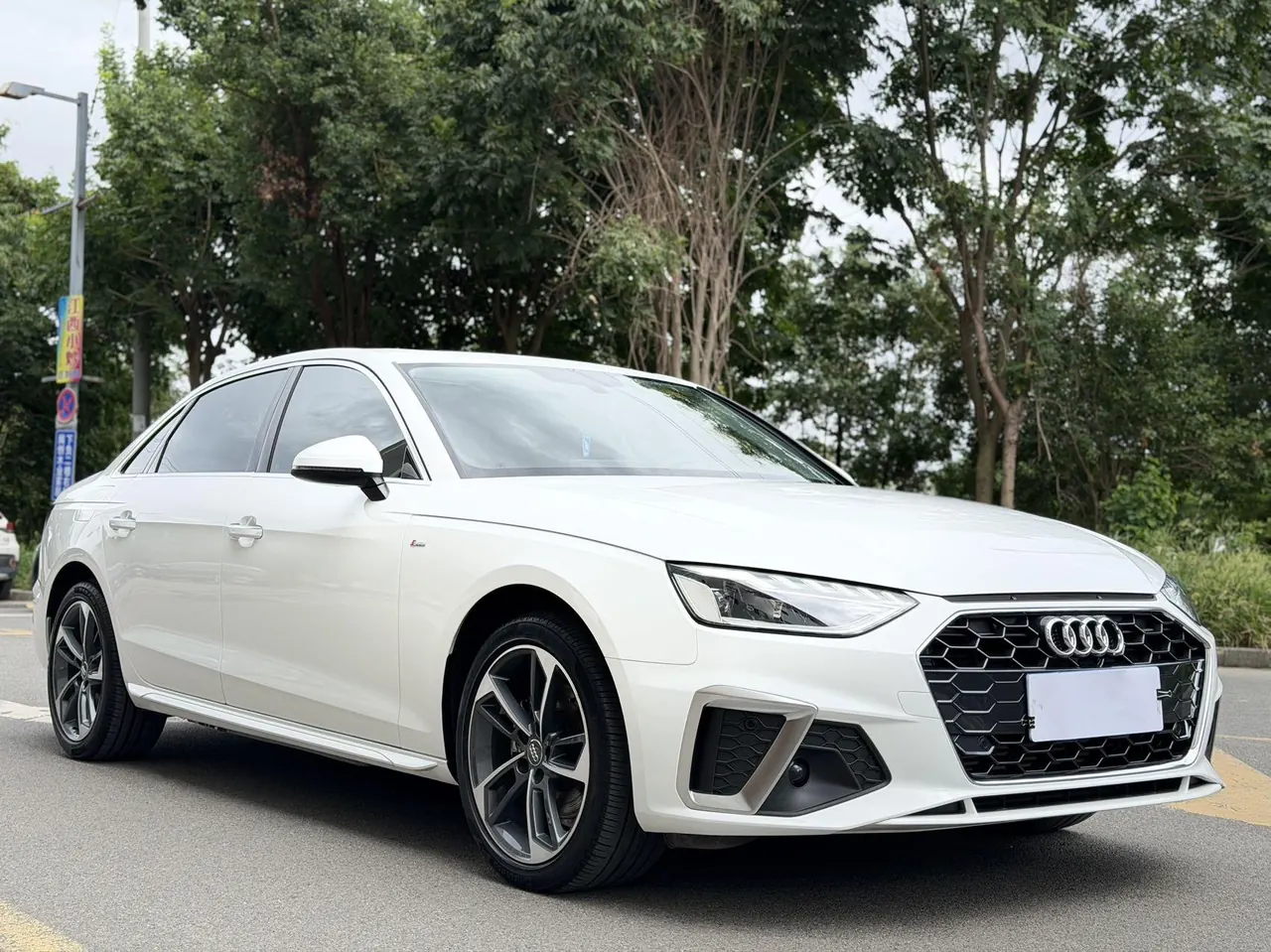 Audi 2020 A4L 2.0TFSI 40TFSI Fashion Dynamic Automatic 5