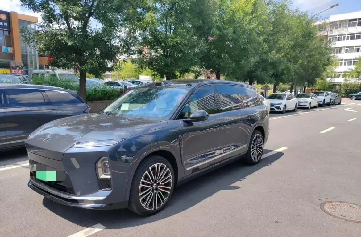 Open image lightbox: NIO 2026 ES8 6‑Seater Executive Signature Edition Automatic Transmission