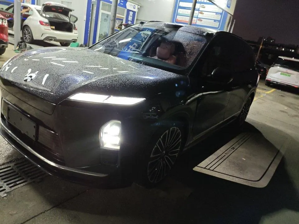 打开图片灯箱:NIO 2026 ES8 6‑Seater Executive Signature Edition Automatic Transmission