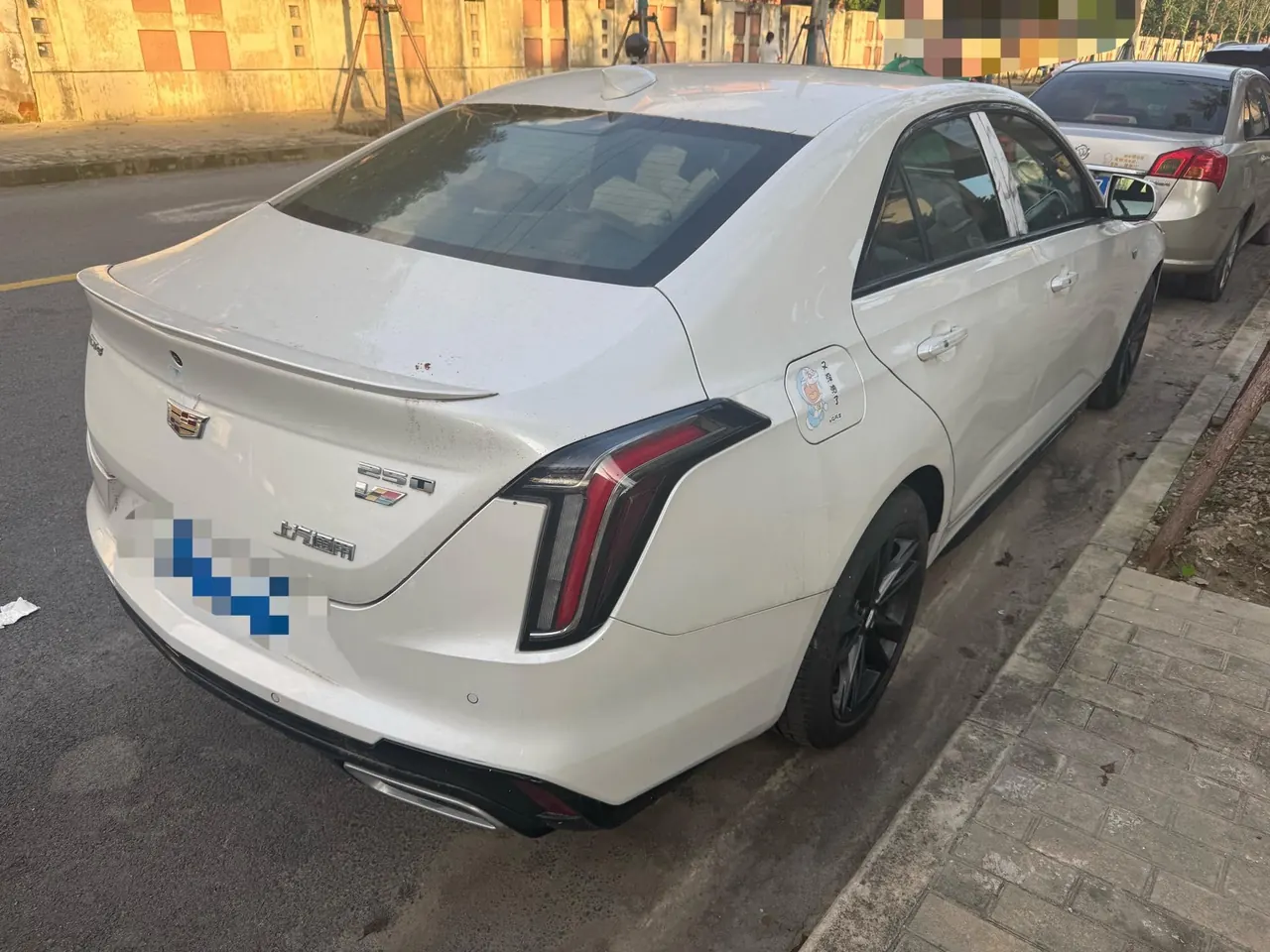 Cadillac 2023 CT4 1.5T 25T Luxury Automatic Gear 3