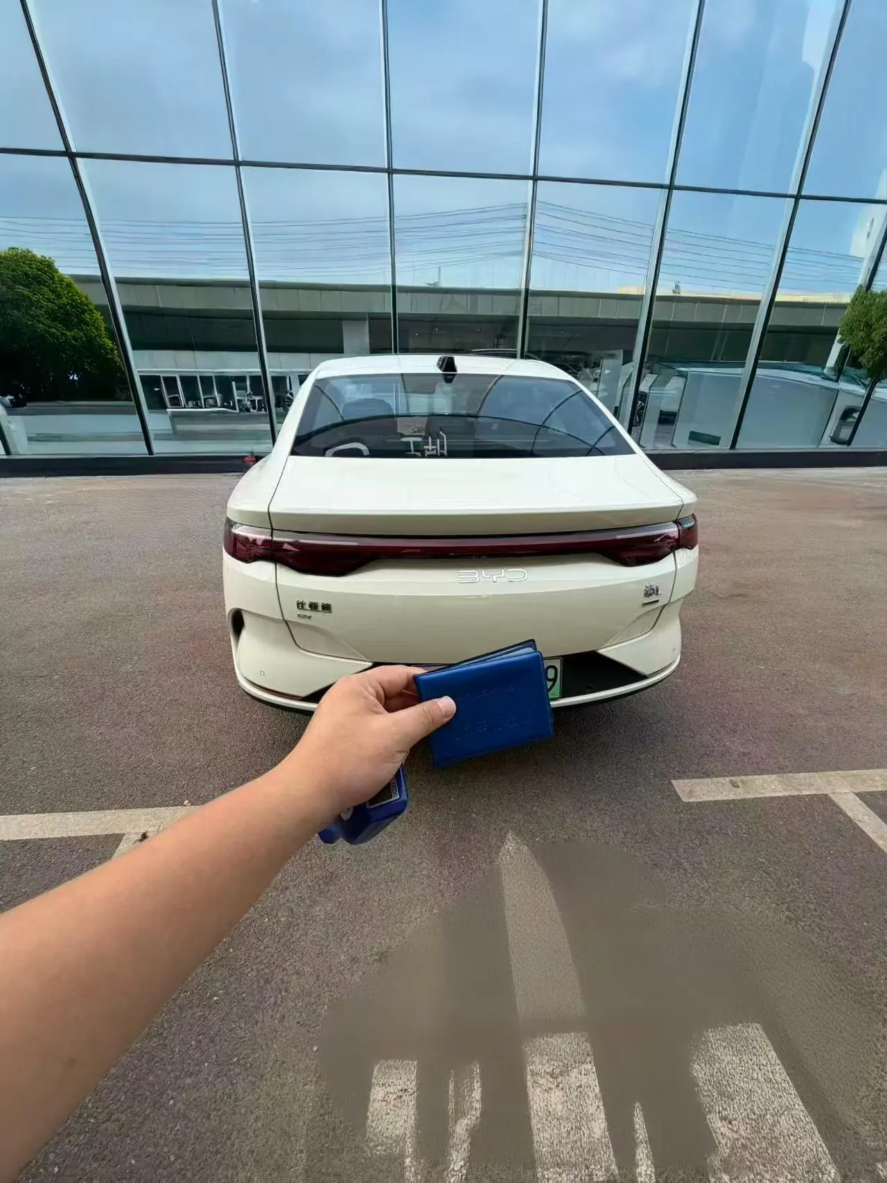 BYD 2025 Qin L EV 545KM cloud chariot type automatic gear 4