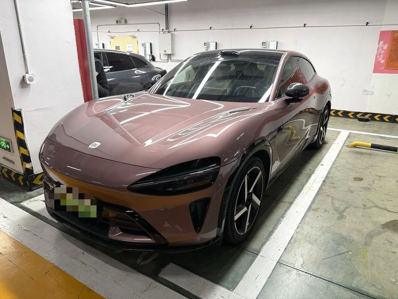 打开图片灯箱:MI 2025 YU7 Long Endurance High Performance Four-wheel Drive Max Edition Automatic Gear