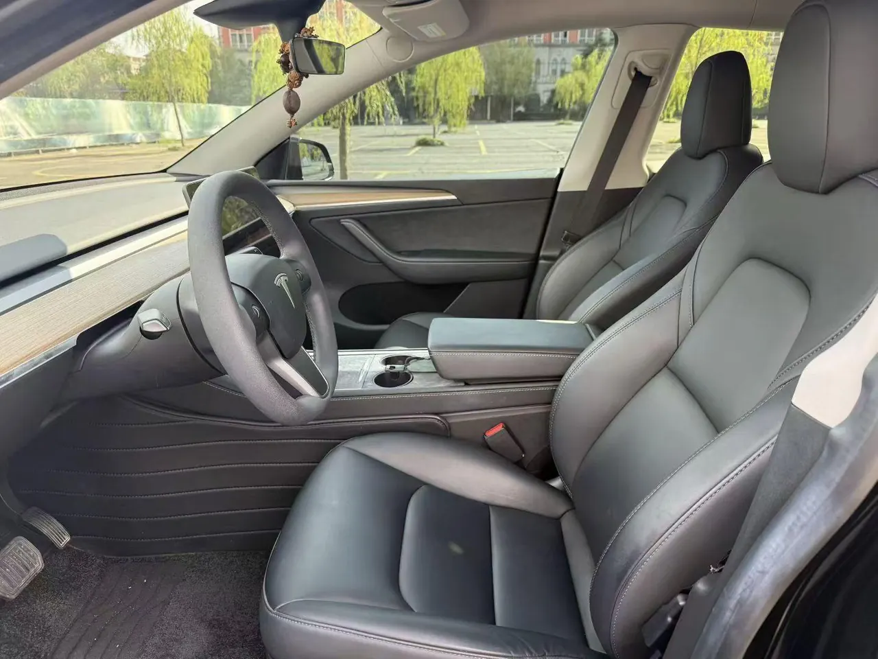 Tesla 2024 Model Y rear-wheel drive version automatic transmission 3