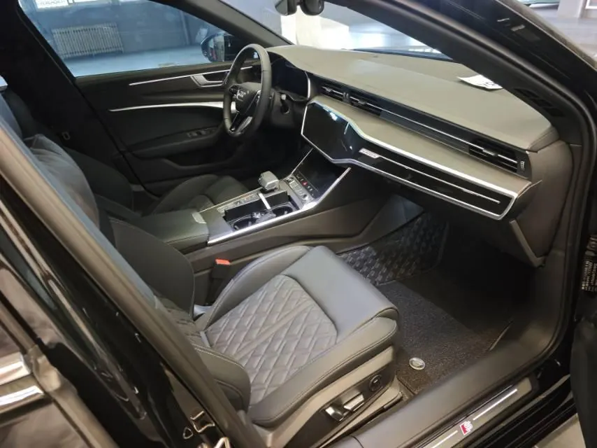 Audi 2026 A6L 2.0TFSI 45TFSI Quattro Selected Dynamic Automatic 7