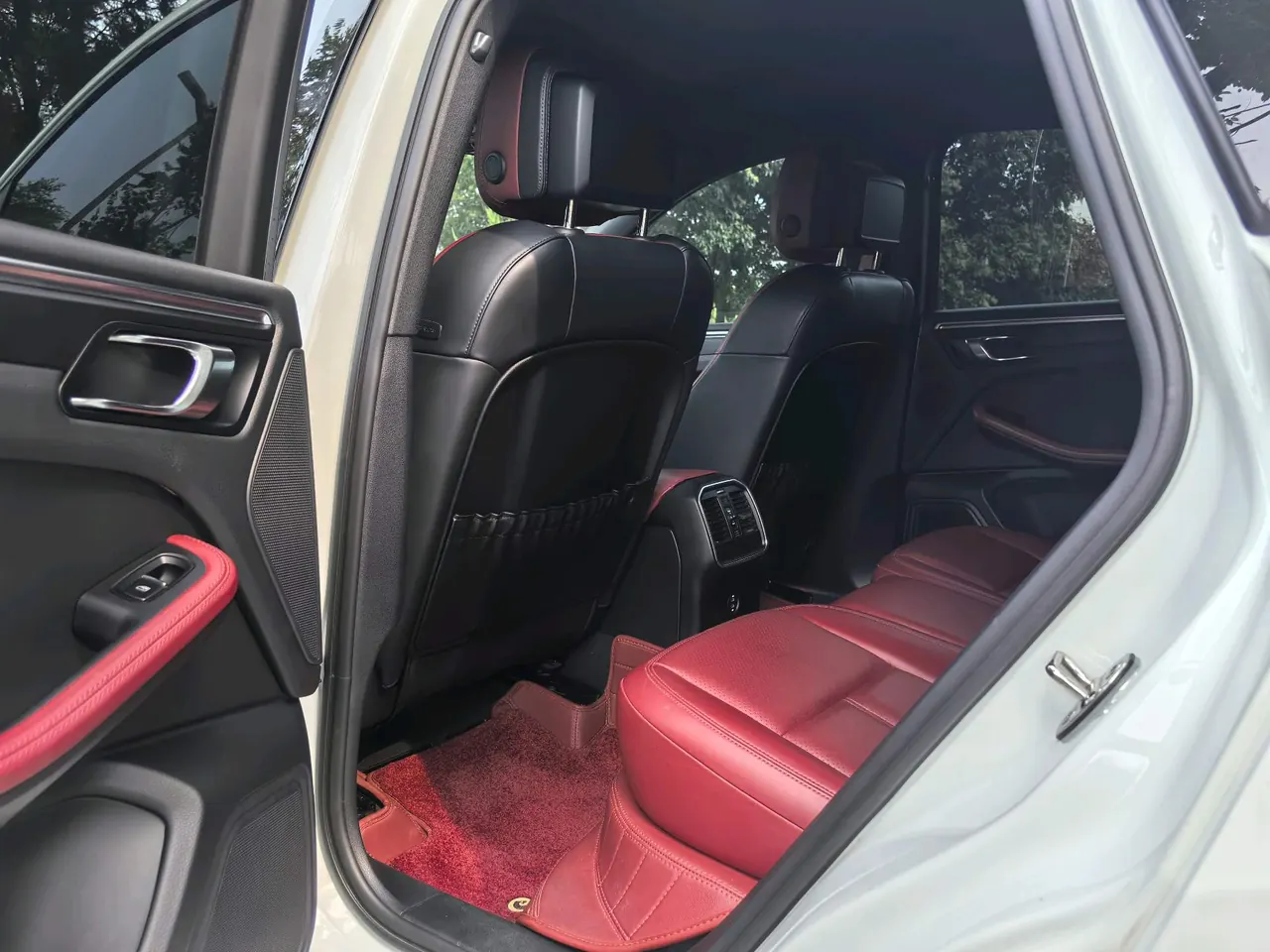 Porsche Macan (Imported) 2023 Macan 2.0T Automatic Gear 5