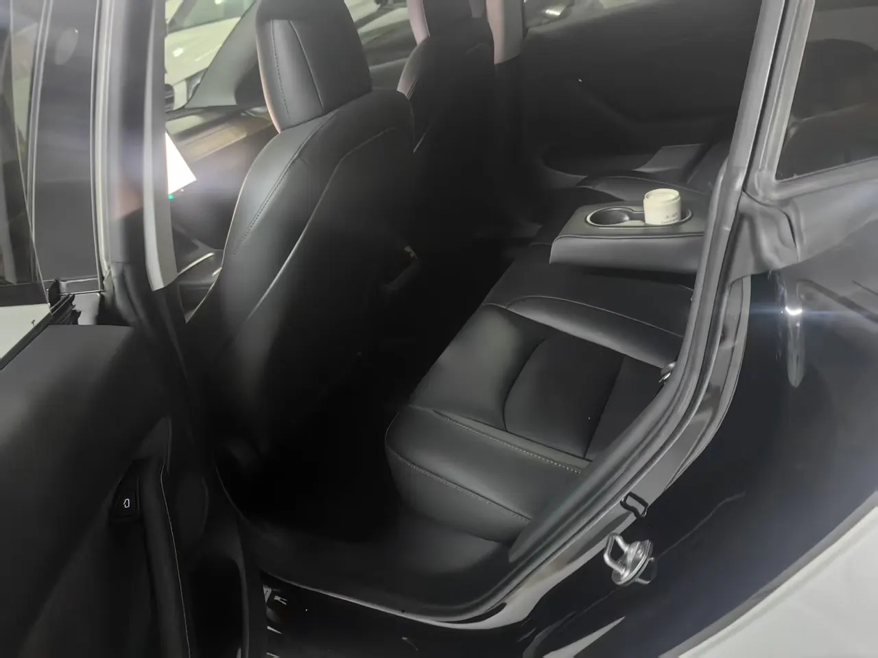Tesla 2022 Model 3 rear-wheel drive version of automatic transmission 3