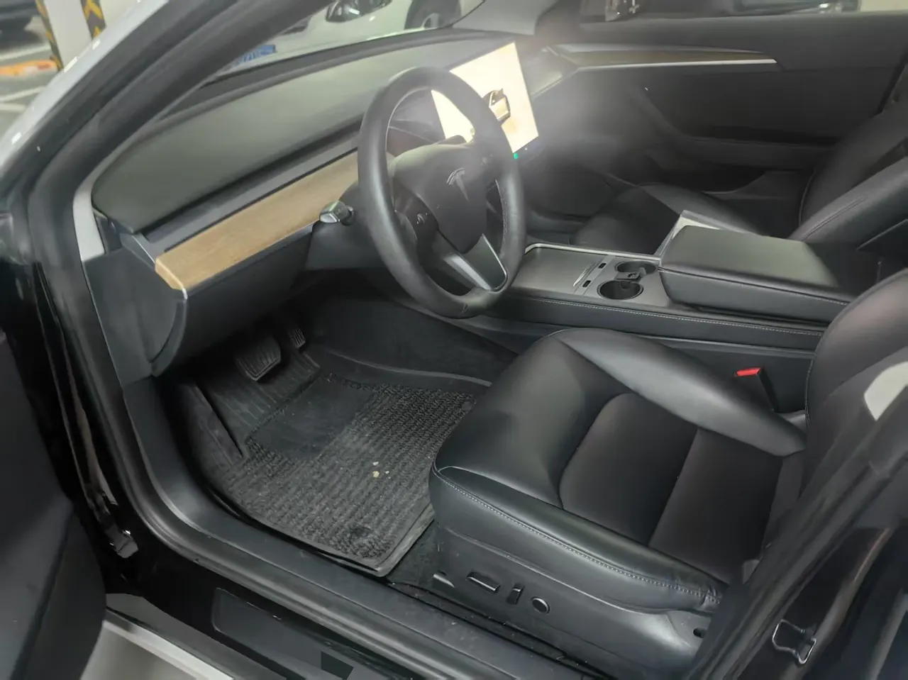 Tesla 2022 Model 3 rear-wheel drive version of automatic transmission 4