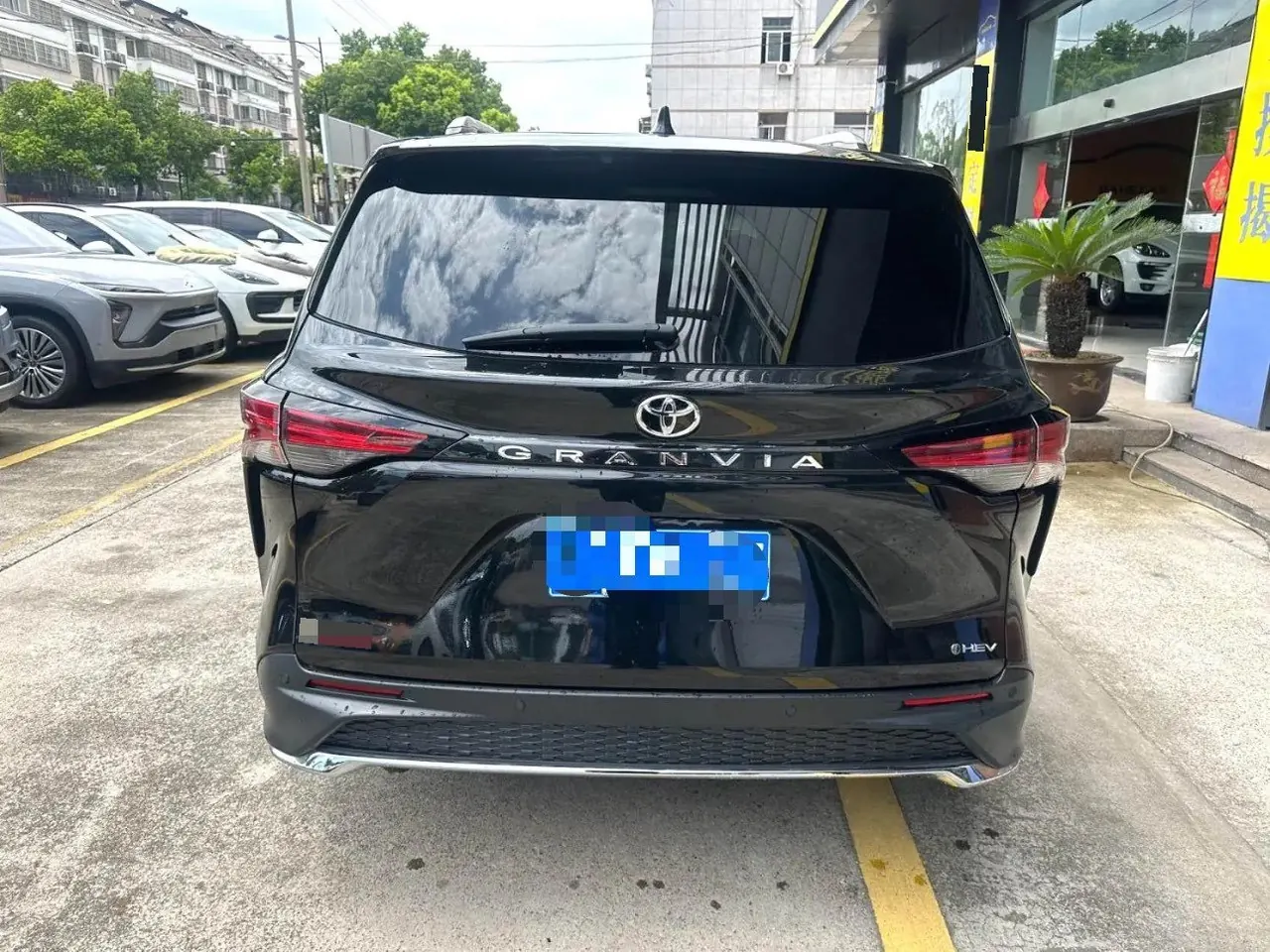 Toyota 2024 Grevia HYBRID 2.5 Stepless Comfort Edition Automatic Transmission 3