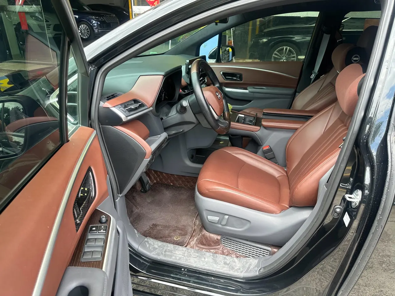 Toyota 2024 Grevia HYBRID 2.5 Stepless Comfort Edition Automatic Transmission 6