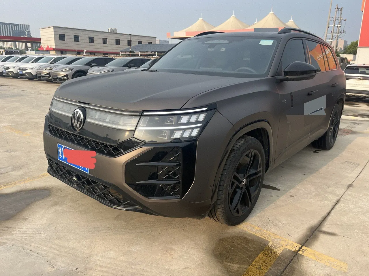 打开图片灯箱:Volkswagen 2025 Teramont Pro 2.0TSI 450TSI Four-Wheel-Drive Summit Edition Automatic