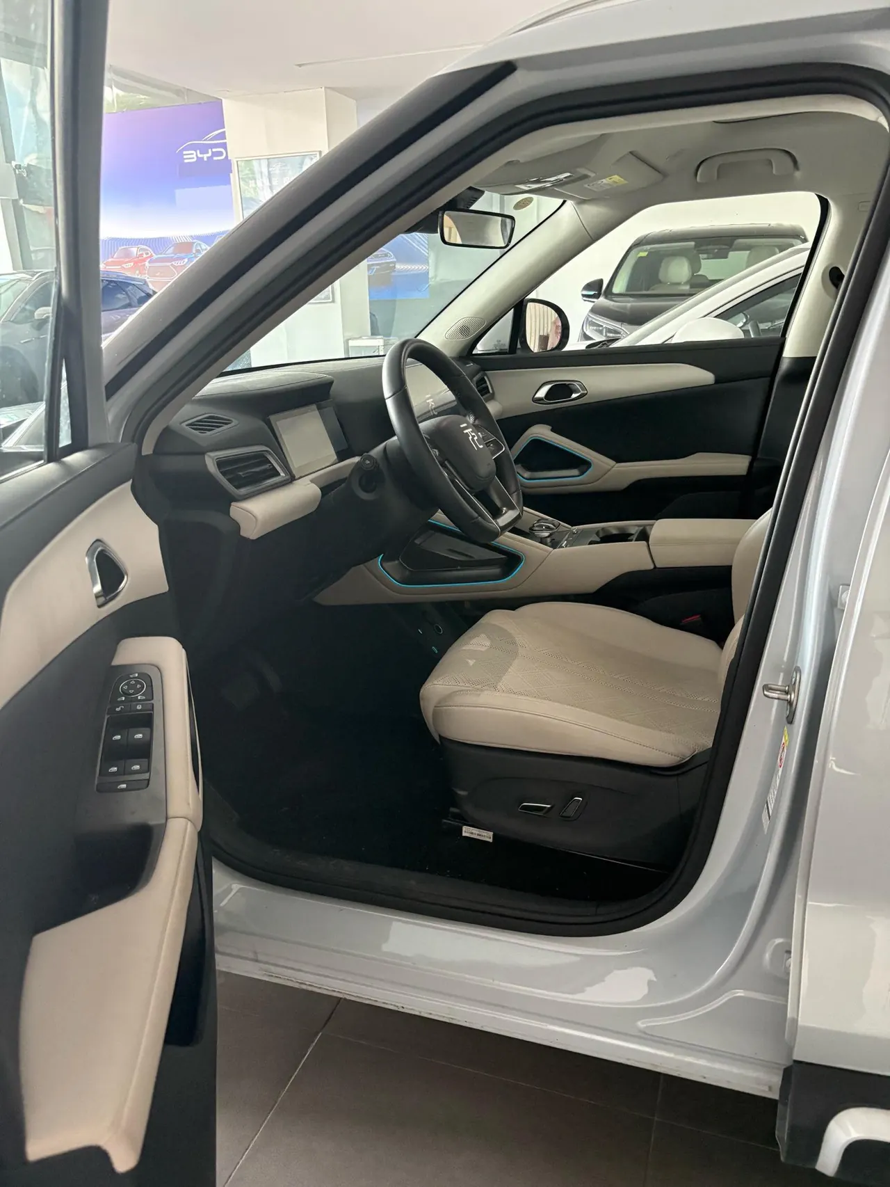 BYD 2024 Yuan UP 401KM Exceed Automatic Gear 8