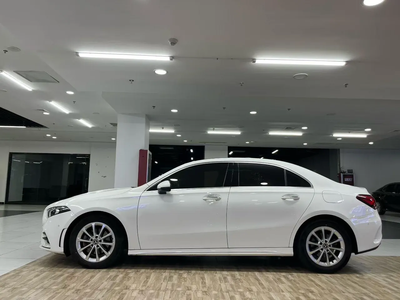 Mercedes Benz Class A 2022 A 200 L 1.3T Dynamic Automatic 3