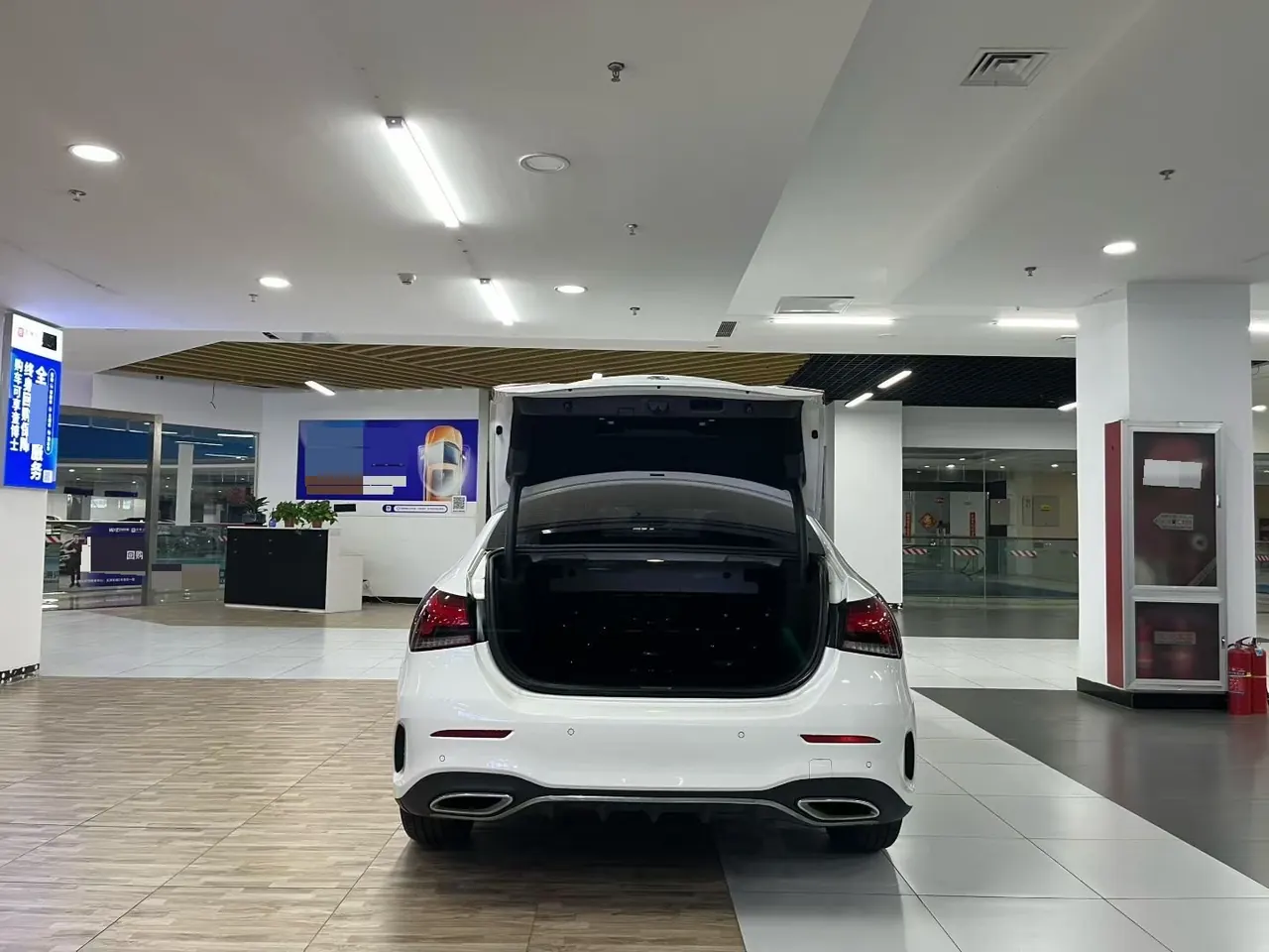 Mercedes Benz Class A 2022 A 200 L 1.3T Dynamic Automatic 9