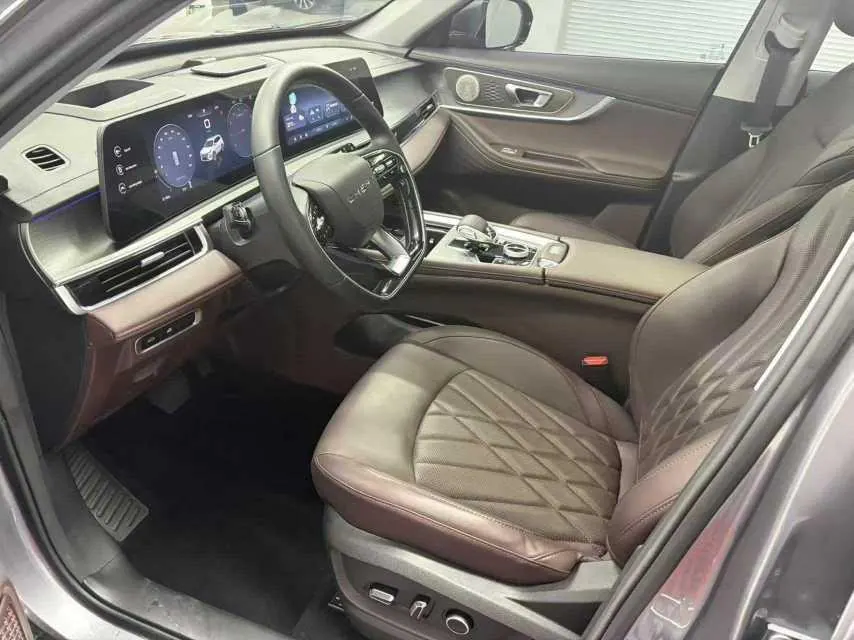 Chery 2024 Ruihu 8 PRO 1.6T 290T Champion Edition Two-Drive Peak Edition 7-seat Automatic Gear 4