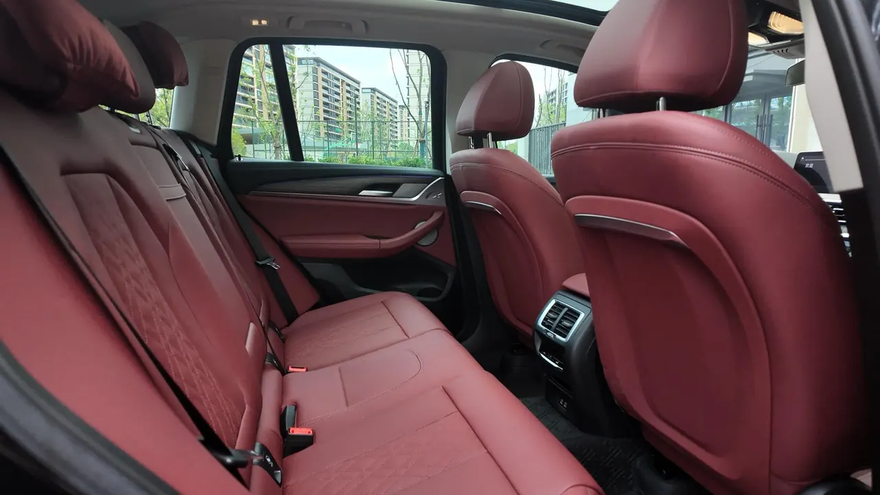 BMW 2023 X3 xDrive30i 2.0T Leading M Obsidian Night Suit Automatic Gear 10
