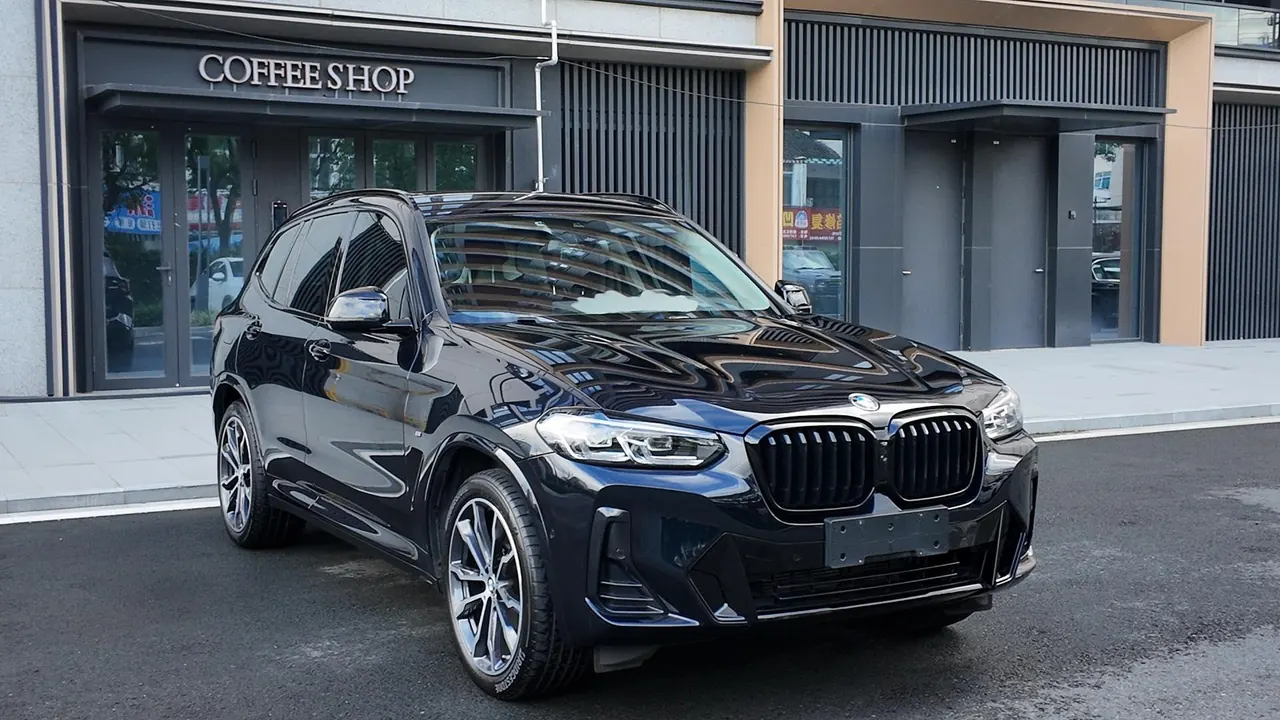 BMW 2023 X3 xDrive30i 2.0T Leading M Obsidian Night Suit Automatic Gear 3