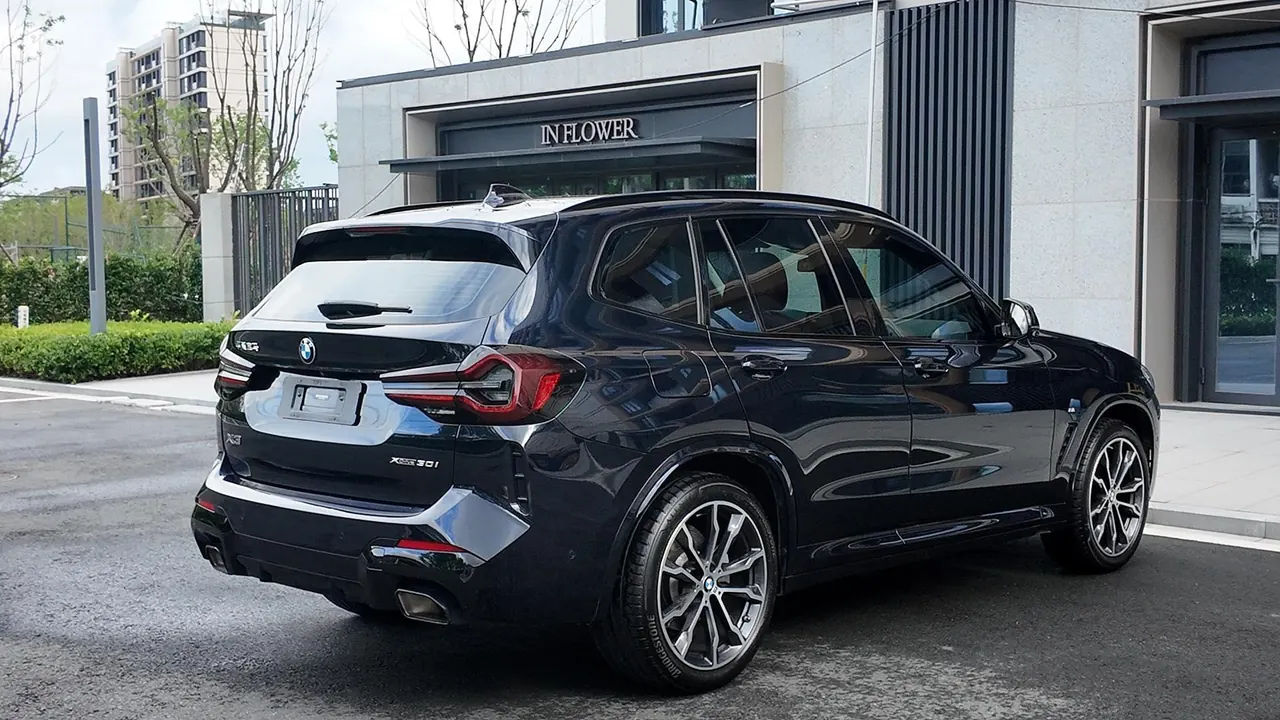 BMW 2023 X3 xDrive30i 2.0T Leading M Obsidian Night Suit Automatic Gear 4