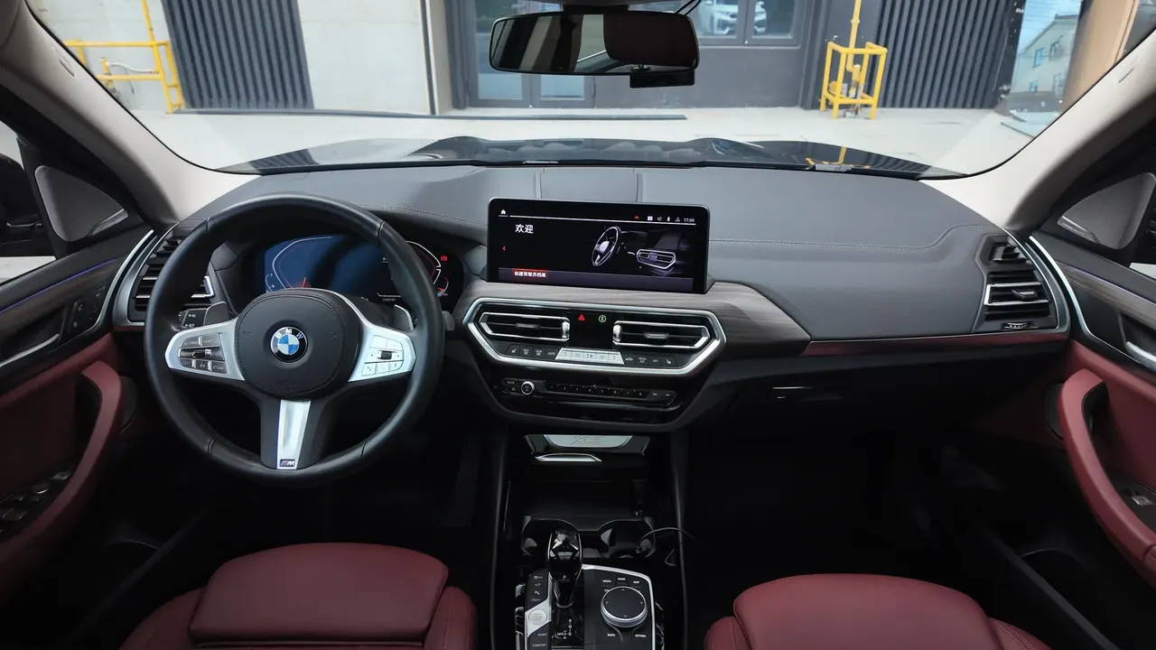 BMW 2023 X3 xDrive30i 2.0T Leading M Obsidian Night Suit Automatic Gear 7