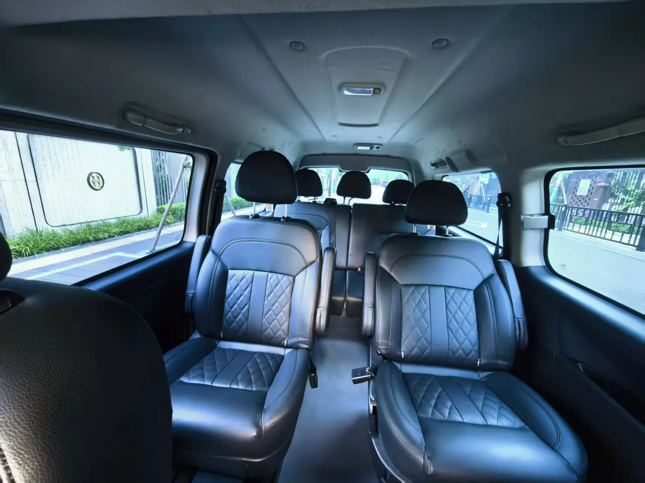 Forthing Lingzhi M5 New Energy 2022 Lingzhi EV Passenger Transport Deluxe 7-seat Automatic Gear 6