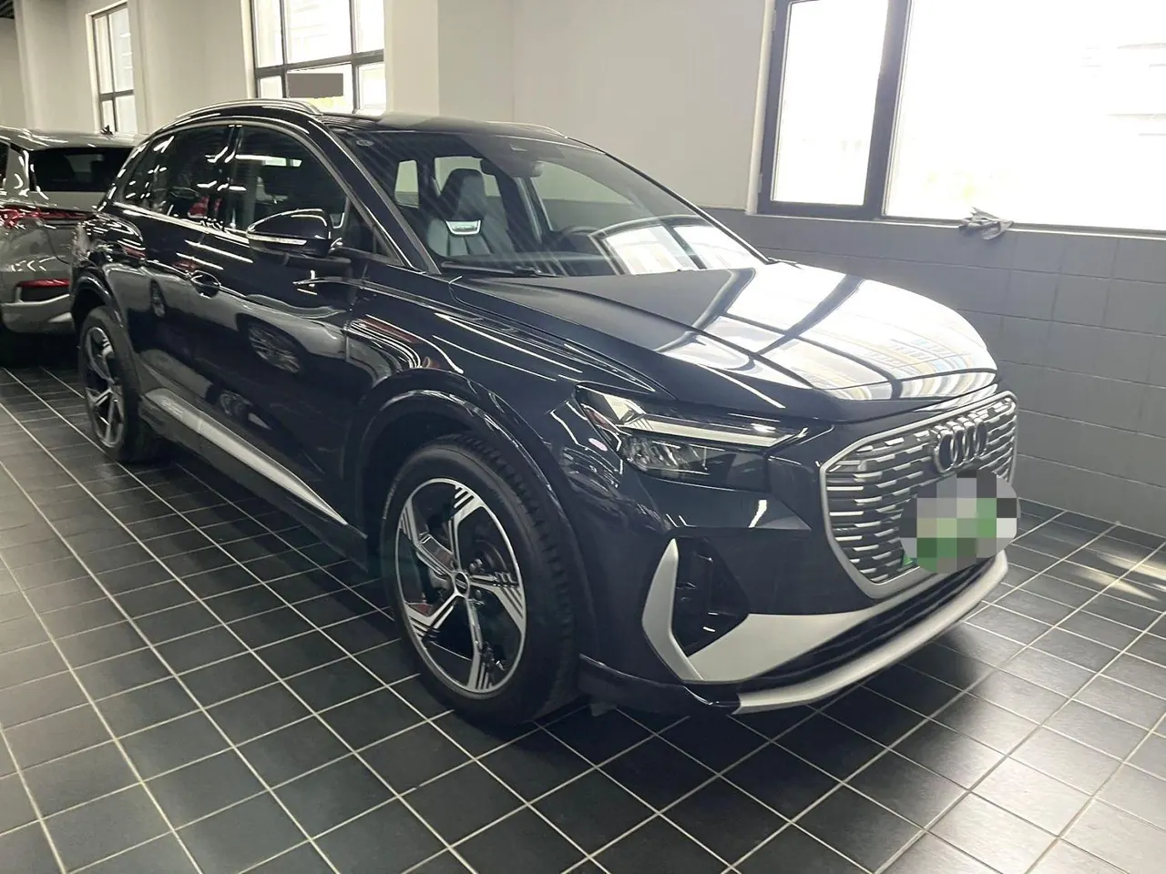 Audi 2024 Q4 e-tron 40 Creation Edition Automatic Gear 3