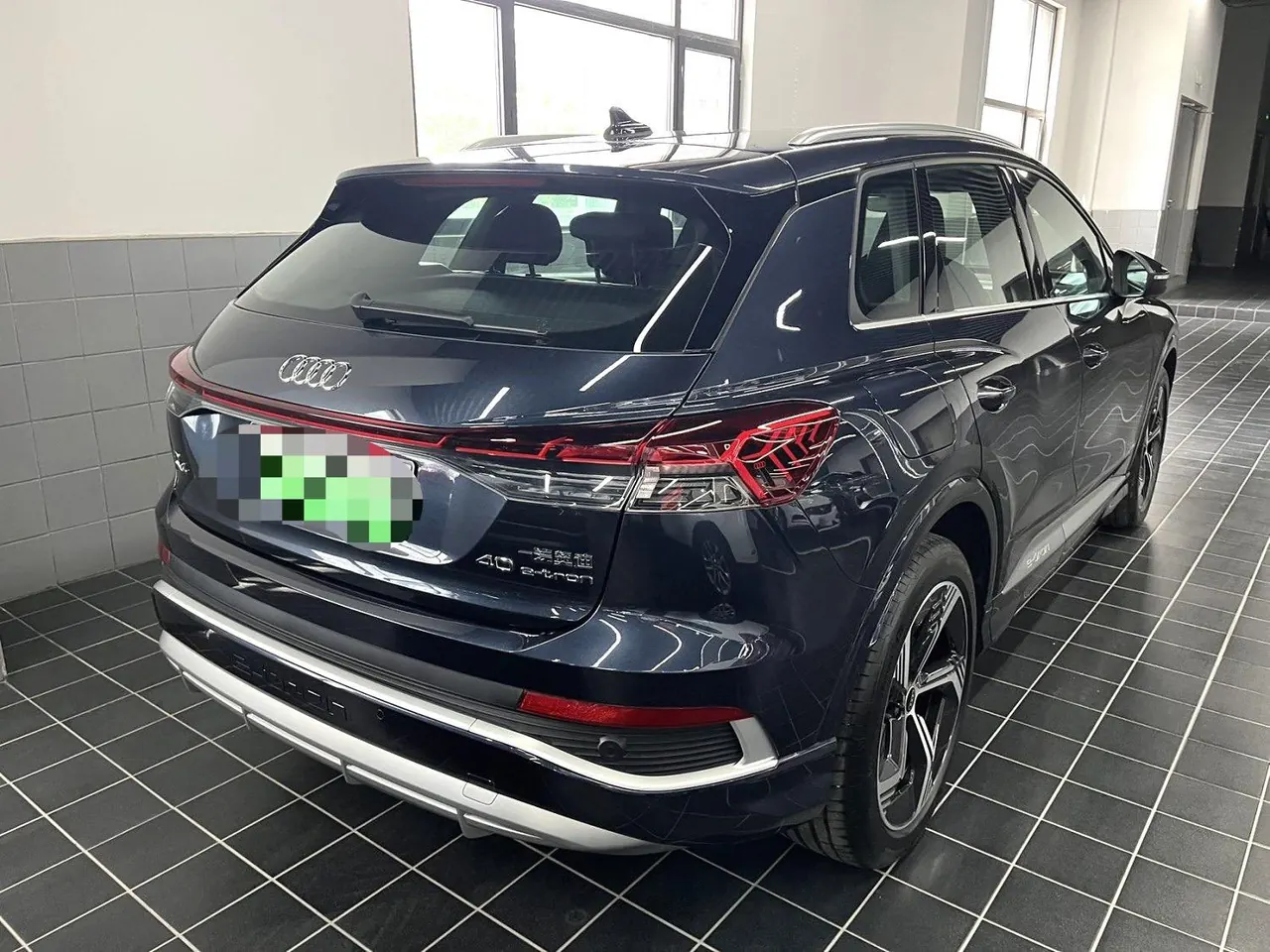 Audi 2024 Q4 e-tron 40 Creation Edition Automatic Gear 4
