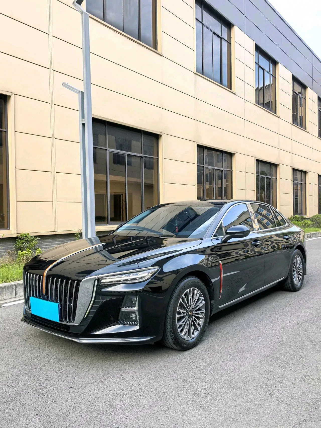 Open image lightbox: HongQi 2025 H5 1.5T Flag Rhyme 500000 Commemorative Automatic Gear