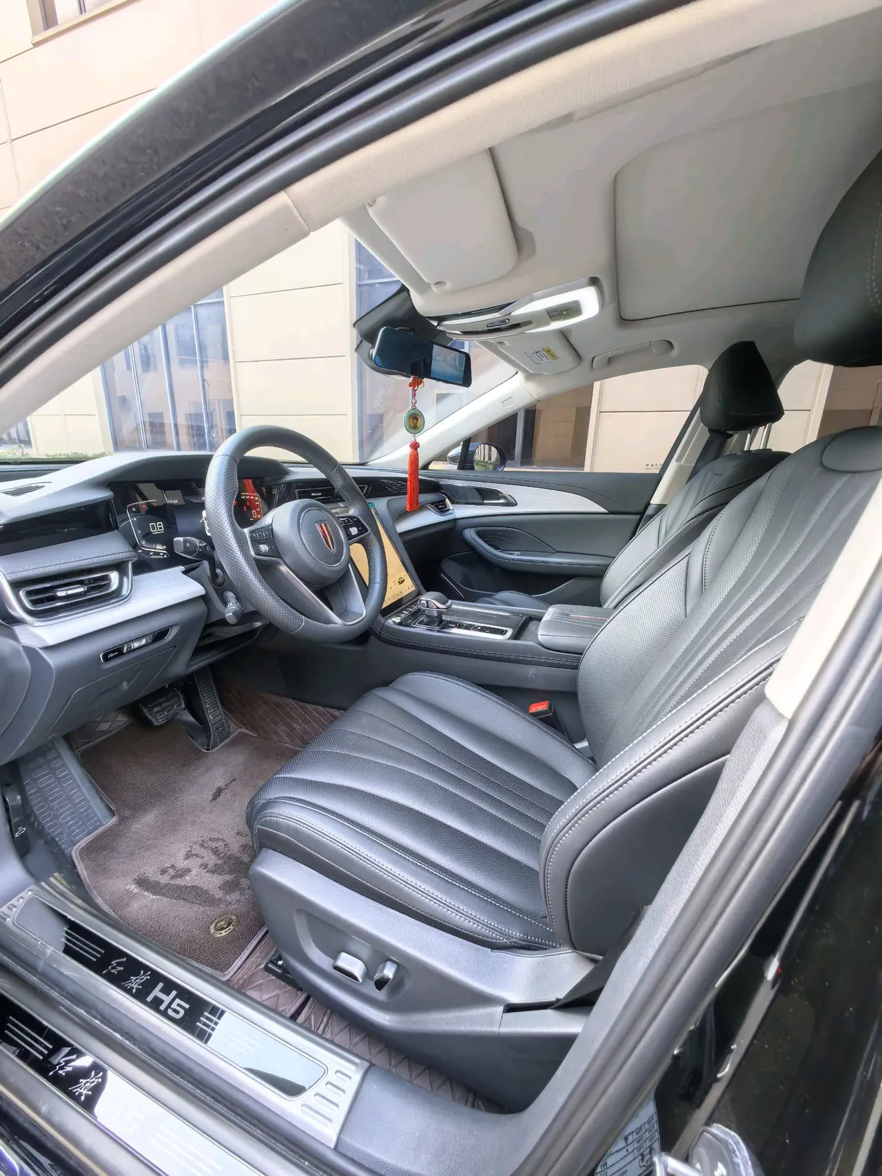 HongQi 2025 H5 1.5T Flag Rhyme 500000 Commemorative Automatic Gear 4