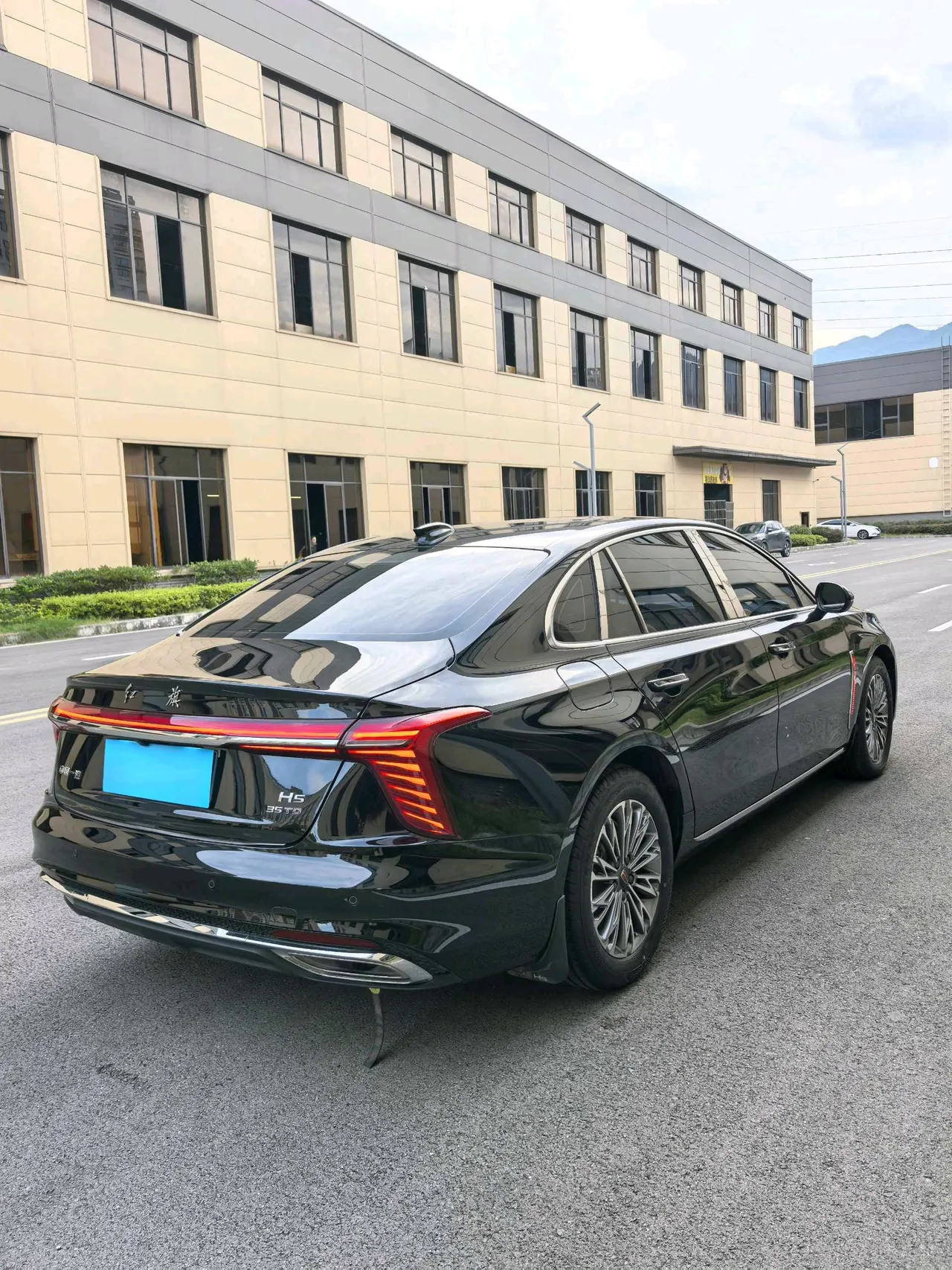HongQi 2025 H5 1.5T Flag Rhyme 500000 Commemorative Automatic Gear 9