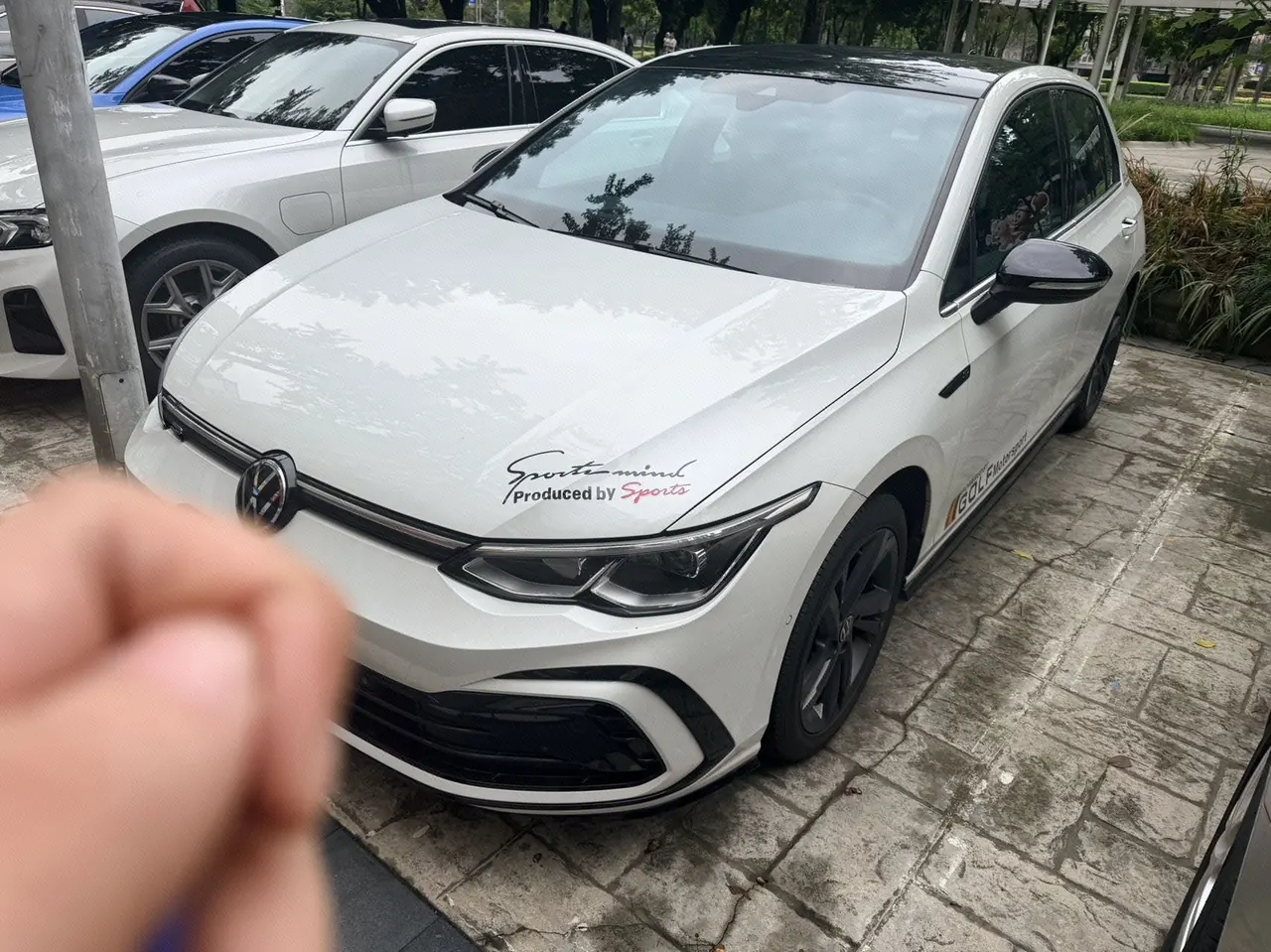 打开图片灯箱:Volkswagen 2024 Golf 8 R-Line 1.4TSI 280TSI 50 Year Legendary Automatic