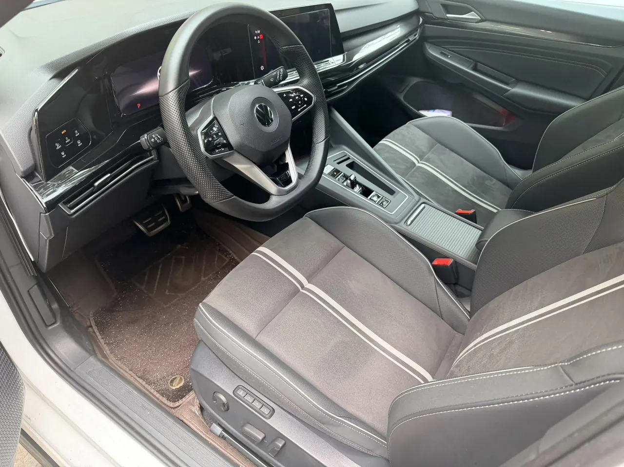 Volkswagen 2024 Golf 8 R-Line 1.4TSI 280TSI 50 Year Legendary Automatic 5