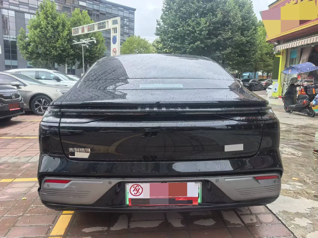 Geely Galaxy 2025 Xingyao 8 EM-i 1.5 130km Premium Edition Automatic Gear 3