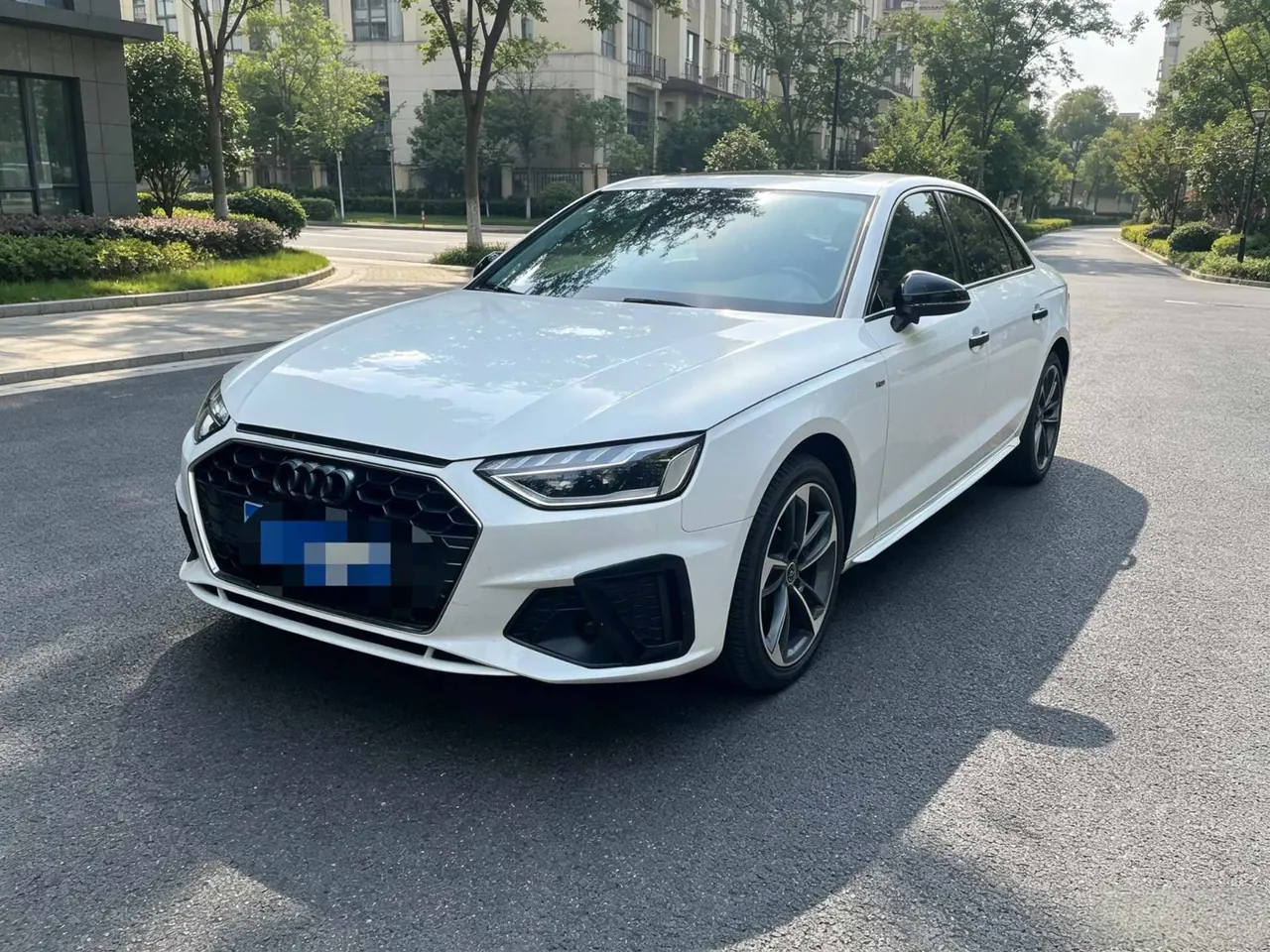 Open image lightbox: Audi 2023 A4L 2.0TFSI 40TFSI Fashion Dynamic Automatic