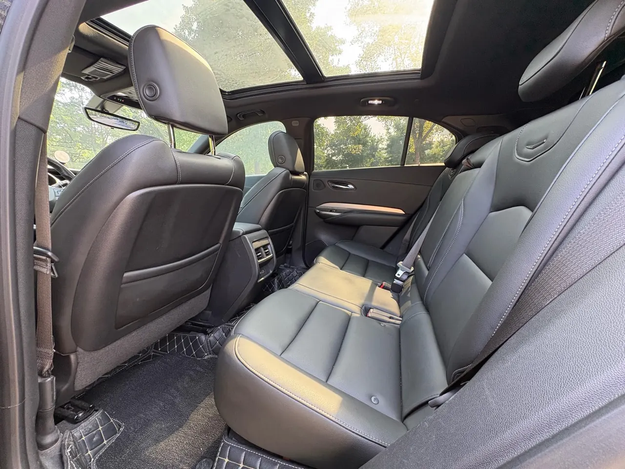 Cadillac 2020 XT4 2.0T 28T Two-Drive Leading Automatic Gear 8