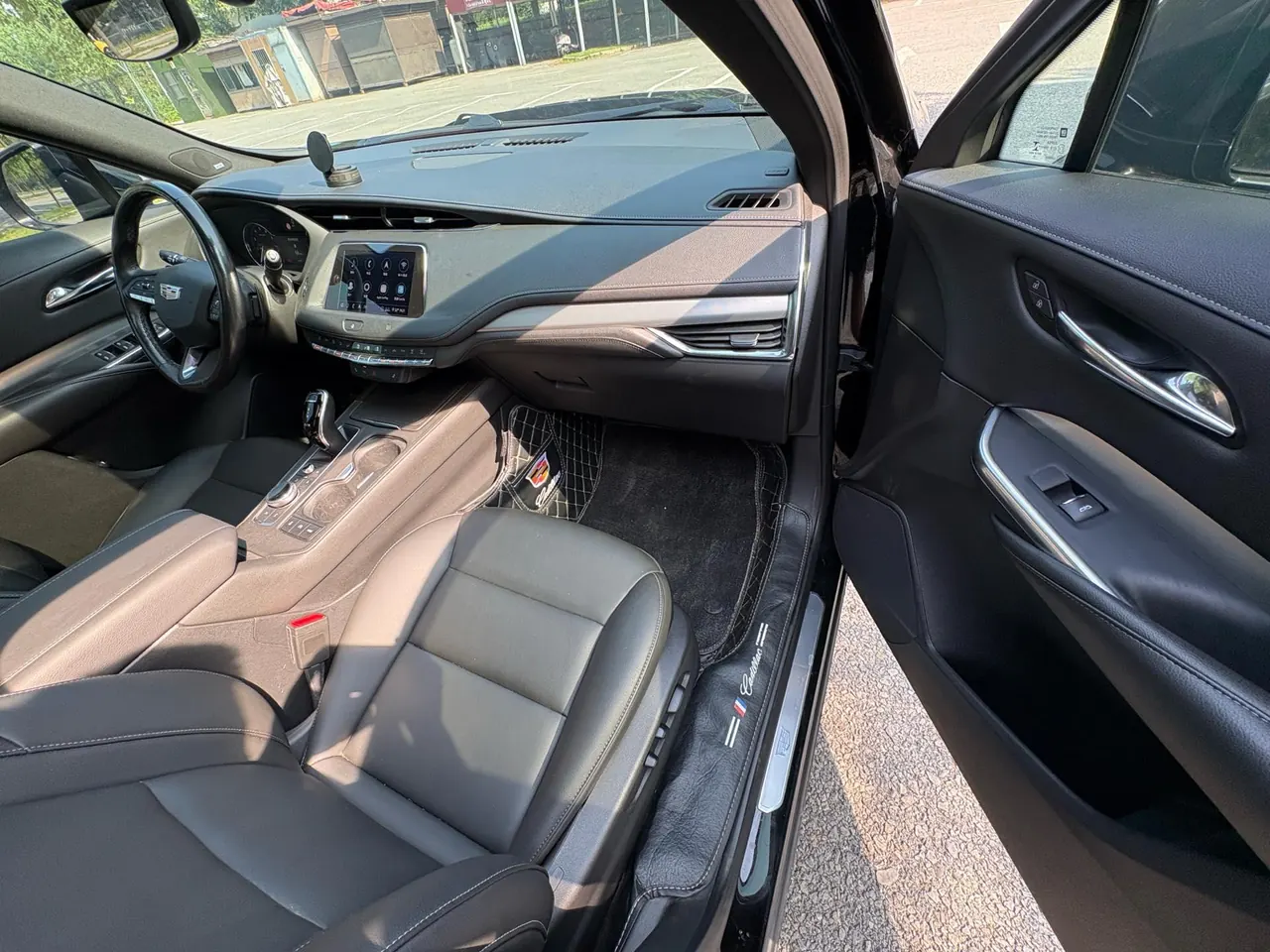 Cadillac 2020 XT4 2.0T 28T Two-Drive Leading Automatic Gear 9