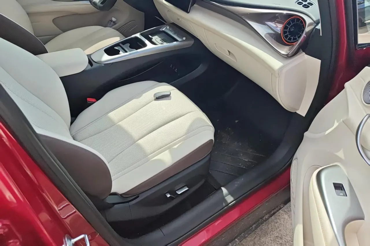 BYD 2025 Dolphin Smart Driving 410km Fashion Automatic Gear 4