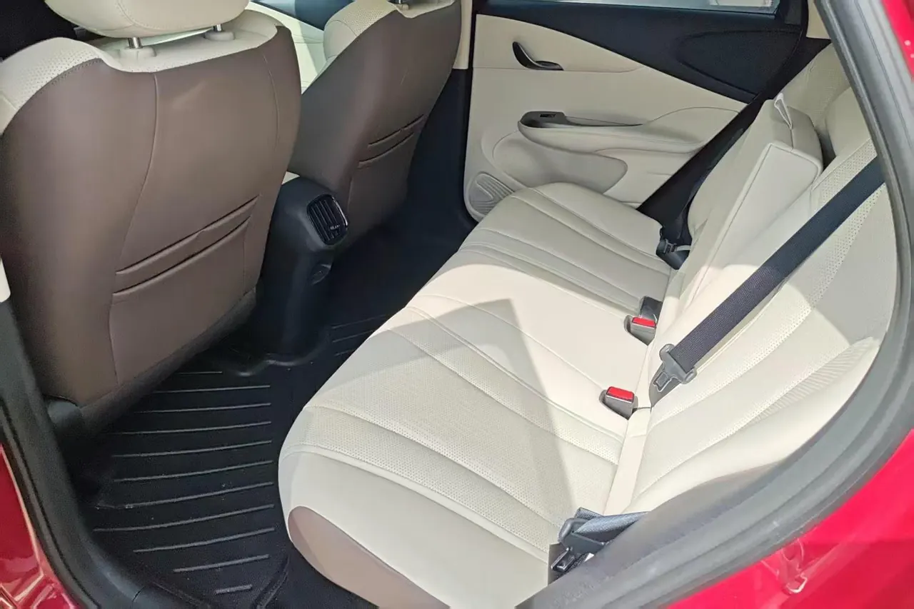 BYD 2025 Dolphin Smart Driving 410km Fashion Automatic Gear 6