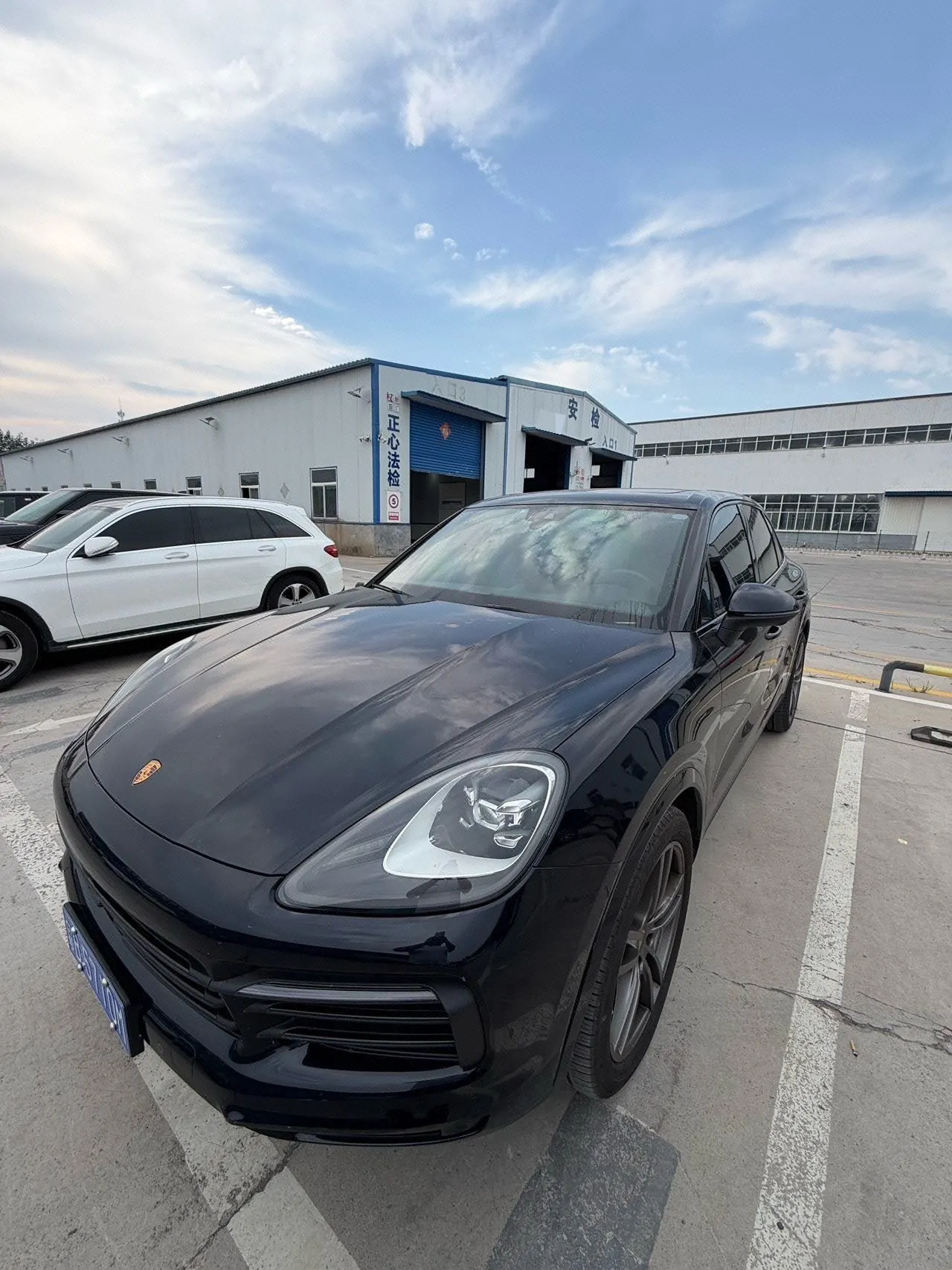 Open image lightbox: Porsche Cayenne (Imported) 2022 Cayenne 3.0T Platinum Edition Automatic Gear