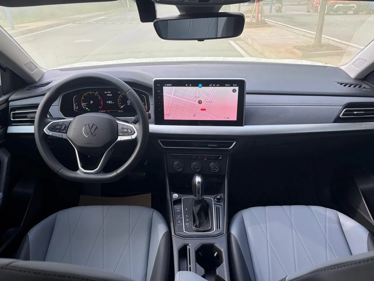 Volkswagen 2024 LaVida 1.5 5 Million Edition Automatic 4