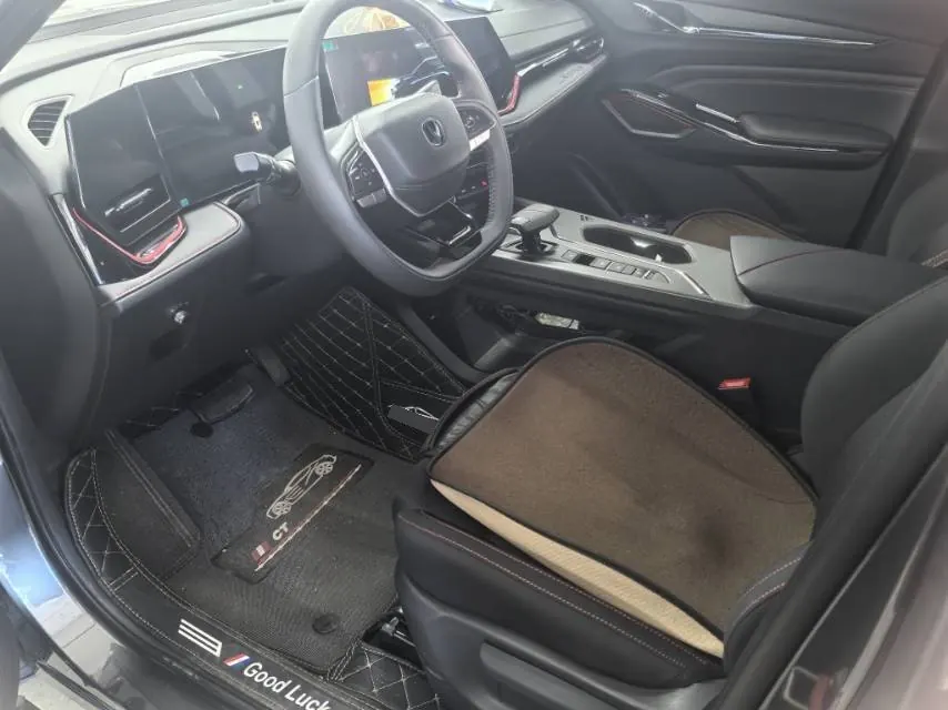 ChangAn 2025 X5 PLUS 1.5T High Energy Edition Automatic Gear 3