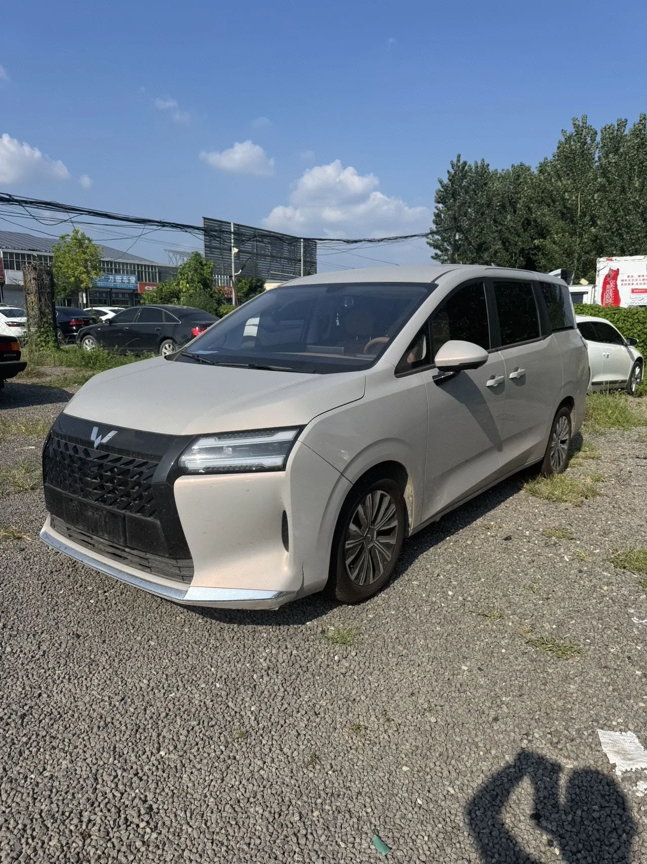 Open image lightbox: WuLing 2025 Starlight 730 1.5T CVT Elite Automatic Transmission