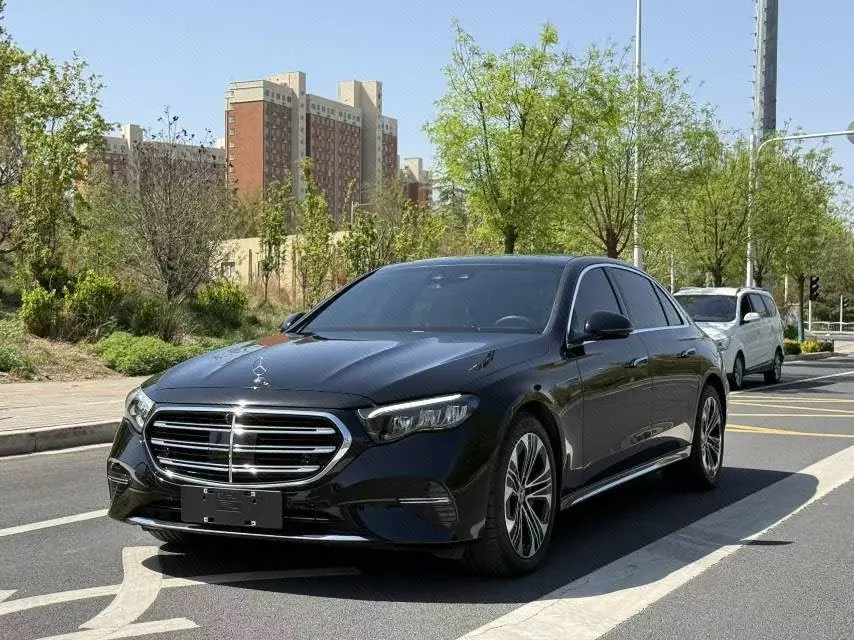 打开图片灯箱:Mercedes Benz Class E New Energy 2024 E 350 e L 2.0T Automatic Gear